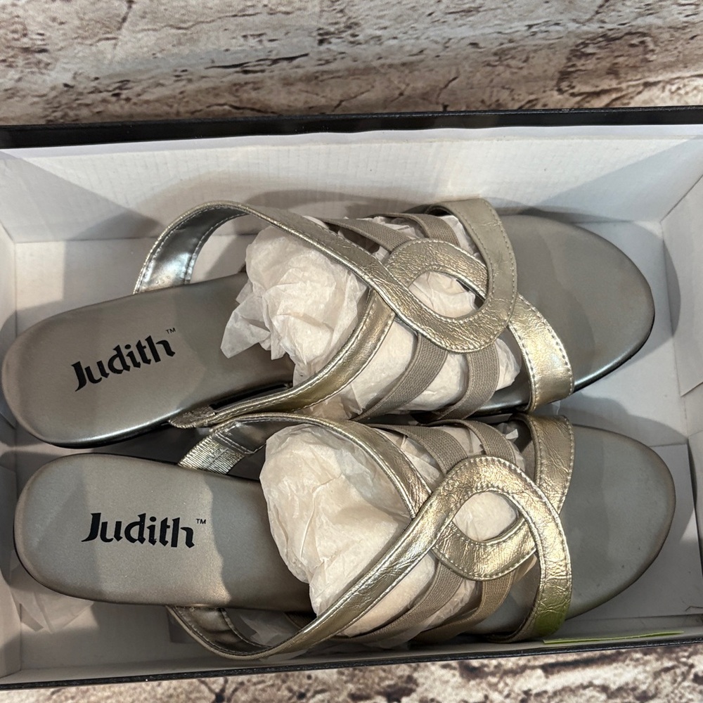 Judith J-Randall Pewter Patent/Gore Sandal - Picture 14 of 14